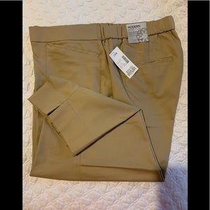 NWT Catherines 24W modern stretch Capris tan
